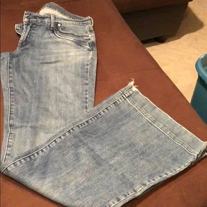 Lucky Brand Jeans size 6 wide bottom legs